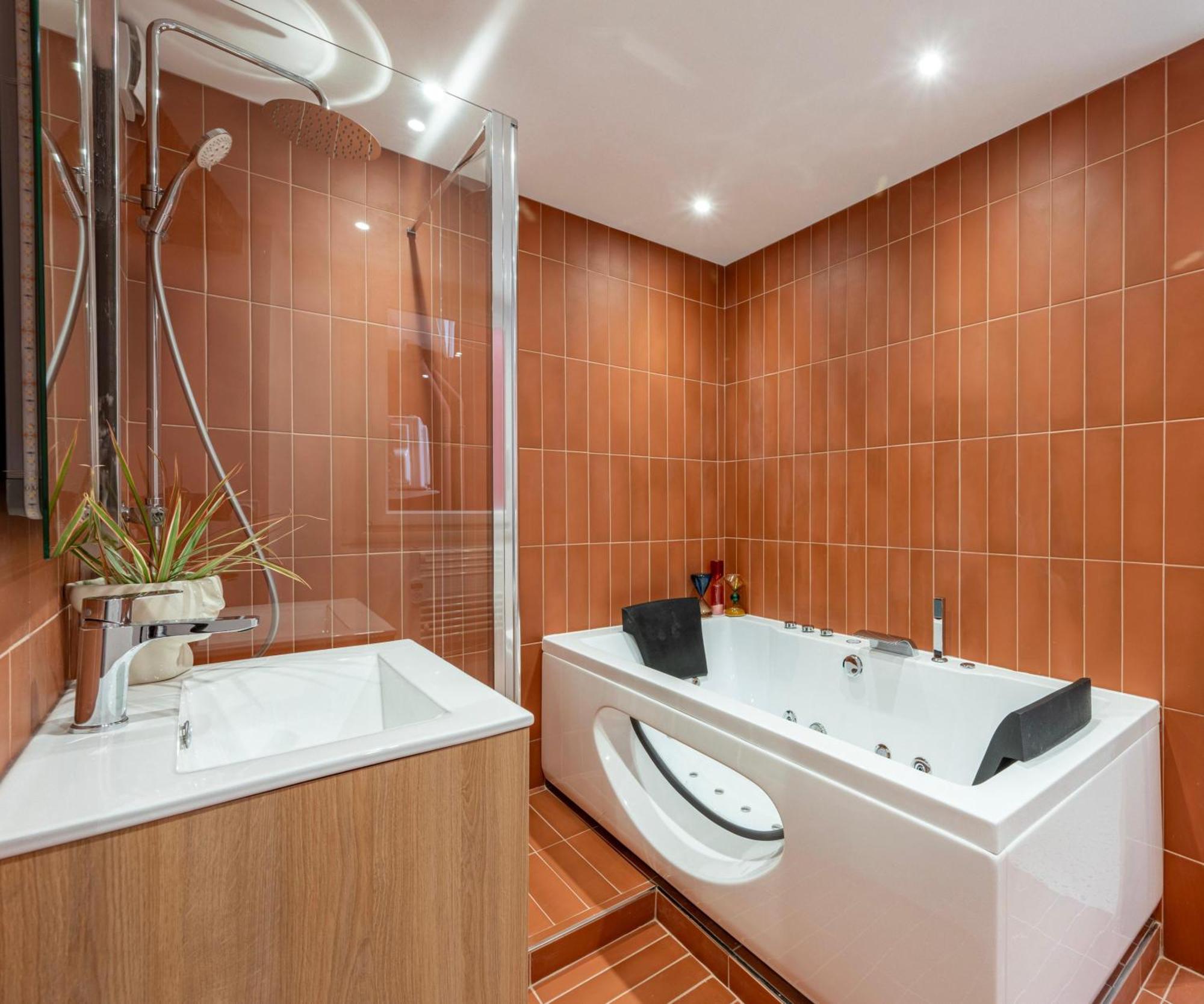 Le Dalmatie - Sauna - Jacuzzi - Clim - Gare Sncf Apartamento *